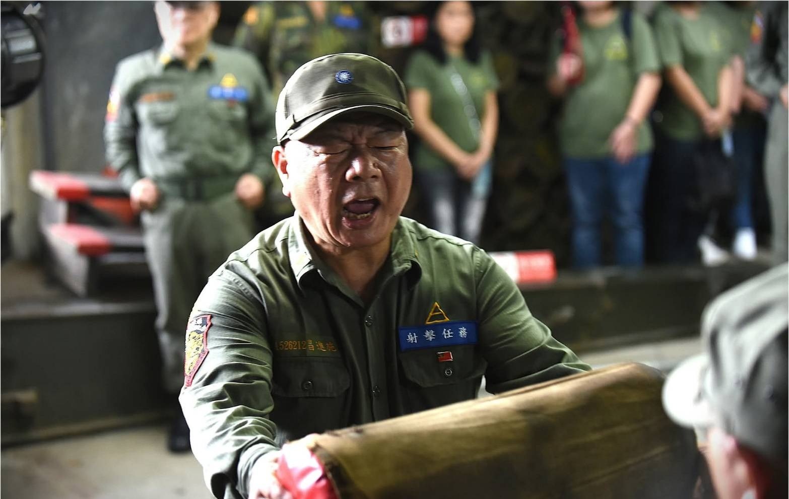 一呼百應 快動猛打！2025金門老兵召集令　獅山砲陣地八吋榴砲再現榮光